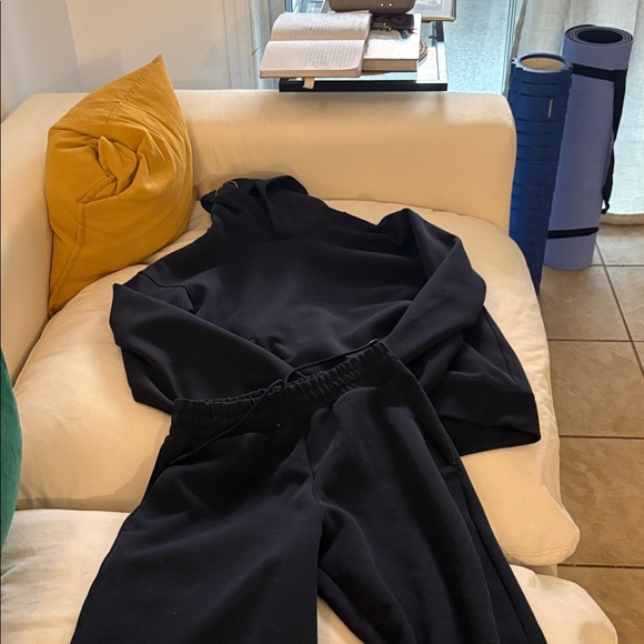 Gray Hoodie and Sweatpants Set - Picture 7 of 9